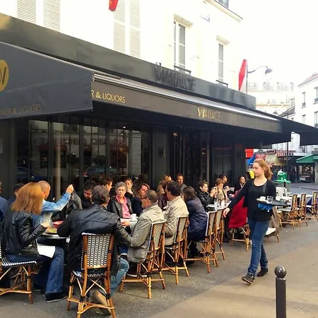 Great Near Eiffel Tower *